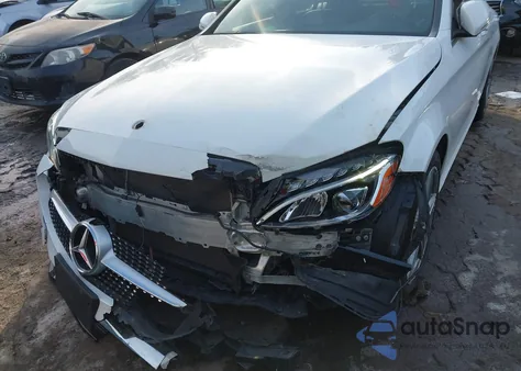 2016 Mercedes-Benz C 300 Sport 4Matic из США, поврежденный, VIN 55SWF4KB4GU137077